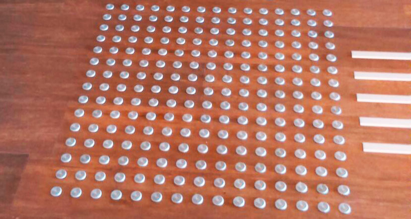 Instalación. Botón podotactil inserto color amarillo