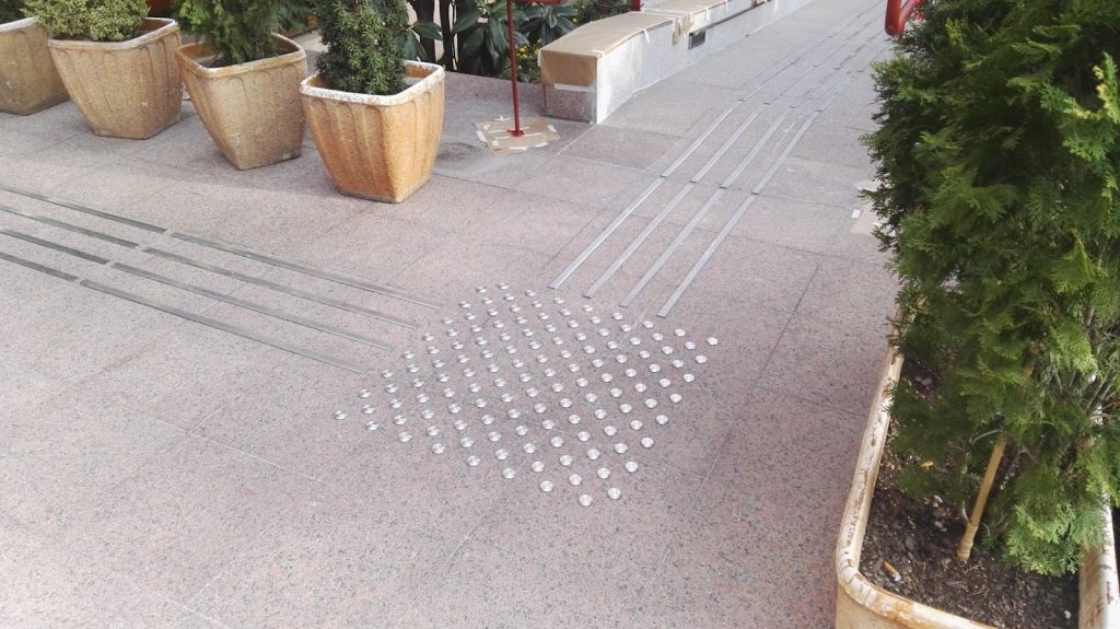 Instalación. Botón acero inoxidable